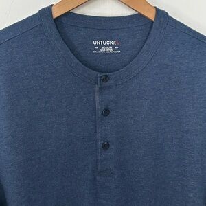 UNTUCKit Men’s Size M Short Sleeve Henley Tee